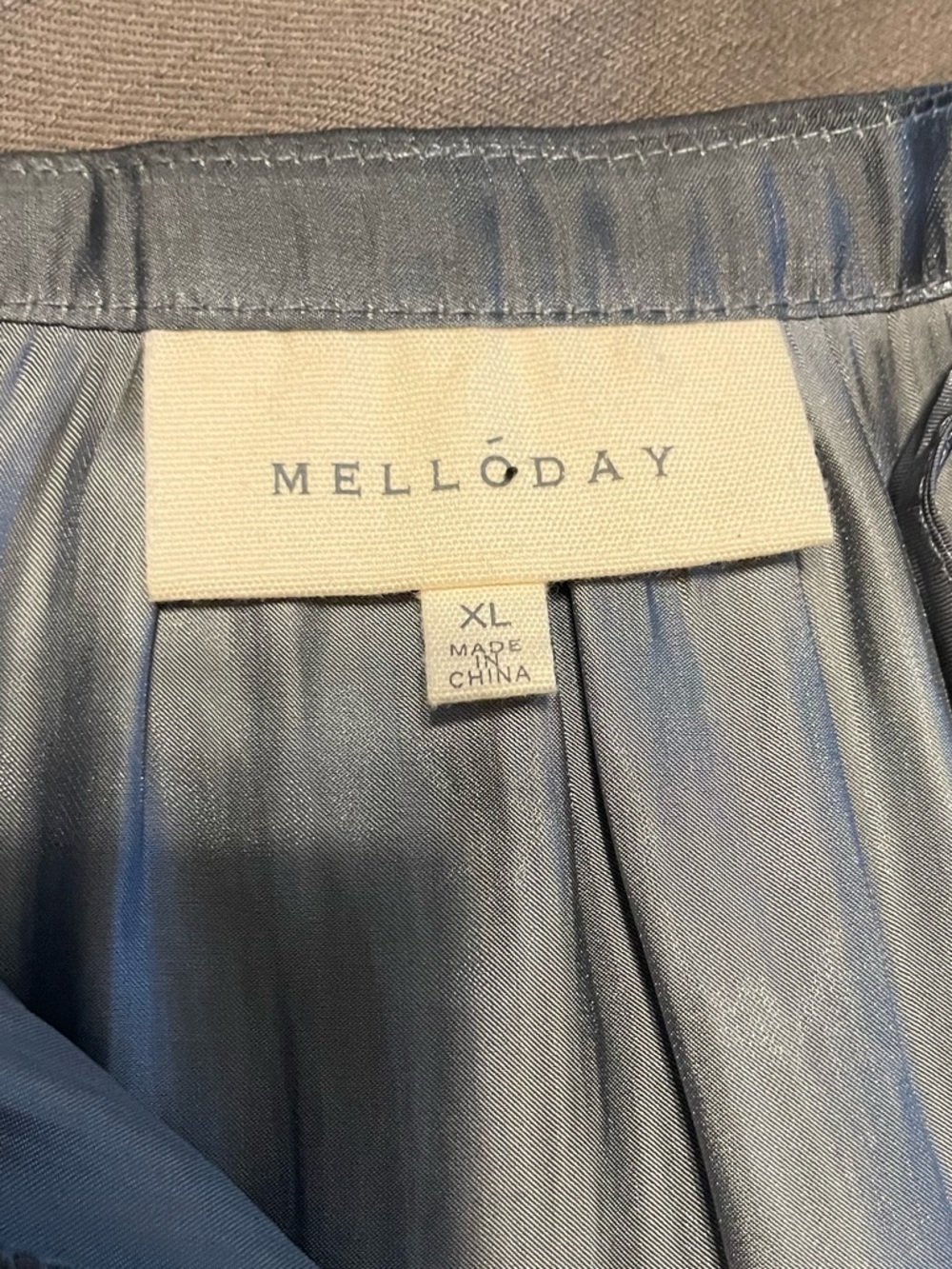 Melloday Metallic Gray Sheer Tie Neck Blouse XL Flutter Sleeve Top - Picture 9 of 9